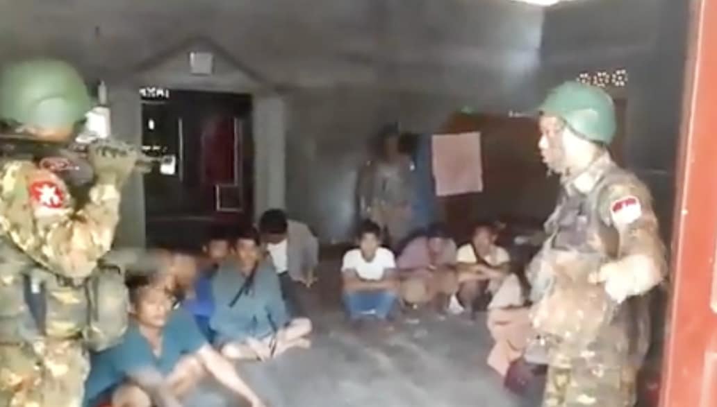 စစ်ကောင်စီလိမ်လည် ဝါဒဖြန့်သည့် ရုပ်သံဖိုင်တစ်ခုအား တွေ့ရစဉ်