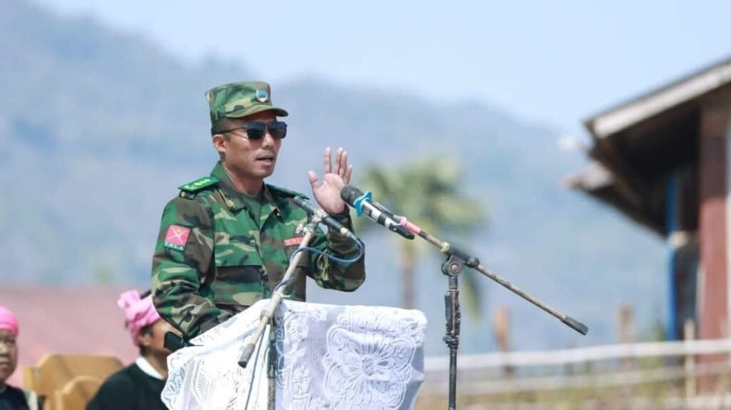 TNLA ခေါင်းဆောင်များ ဒေသခံများနှင့်တွေ့ဆုံနေစဉ်၊ ဓာတ်ပုံ - Ta'ang State TV