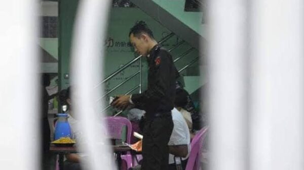 မုံရွာမြို့ရှိ လဝကရုံးအား မြင်တွေ့ရစဉ်၊(ပုံအဟောင်း အသုံးပြုထားပါသည်)