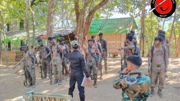 မတူပီ CDF မှ ရဲဘော်များအား တွေ့ရစဉ်၊ ဓာတ်ပုံ - မတူပီ CDF