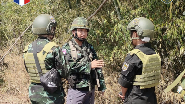 KNDO တပ်ရင်း (၈) တပ်ရင်းမှူး ဗိုလ်မှူးကြီးစောအယ်မြထူးနှင့် Federal Wings တပ်ဖွဲ့ဝင်များ၊ ဓာတ်ပုံ - Federal Wings