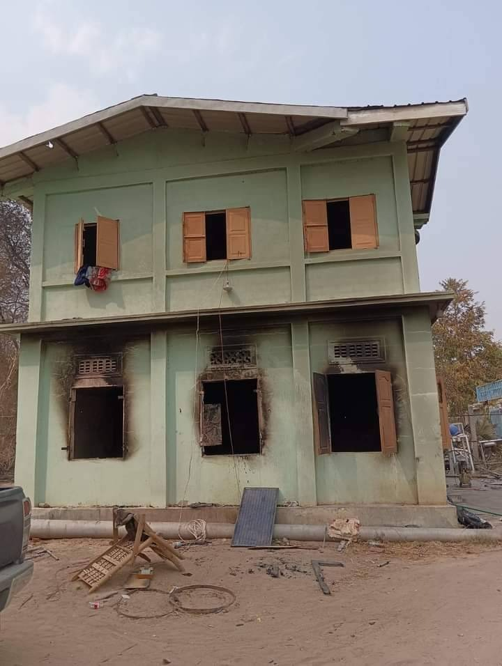 မြင်းမူမြို့နယ် ပဒတ္ထိုင်းကျေးရွာကို စစ်ကောင်စီတပ်က မီးရှို့ဖျက်ဆီးသွားစဥ်၊ ဓာတ်ပုံ - မြင်းမူမြို့နယ်သတင်းမှန်ပြန်ကြားရေး