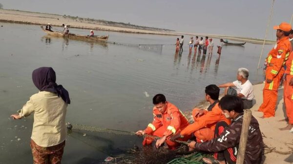 ဧရာဝတီမြစ်ထဲ ရေဆင်းချိုးတဲ့ ကလေး ၉ ဦး ရေနစ်ရာ ၁ ဦးသေဆုံးပြီး ၃ ဦးပျောက်ဆုံးနေ