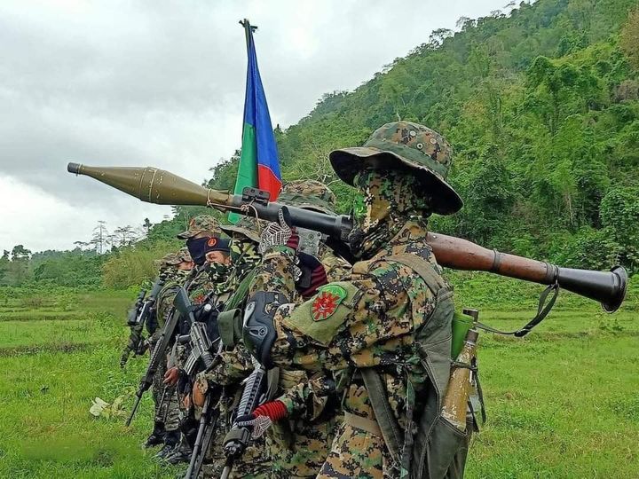 (မြန်မာ-ထိုင်းနယ်စပ်တနေရာတွင် ဖွဲ့စည်းလိုက်သည့် ပအိုဝ်းတပ်ဖွဲ့ (Paoh Armed Force)က စစ်ရေးလေ့ကျင့်မှု ၂၀၂၂ မေလ ၃၁ရက်က ထုတ်ပြန်အသိပေးထားစဉ်။ ဓာတ်ပုံ- PAF)