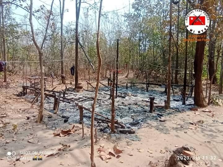 (စစ်ကောင်စီတပ်က စခန်းစီးနင်းဖျက်ဆီးပြီးနောက် တွေ့ရစဥ်။ ဓာတ်ပုံ - အမိမြေ)