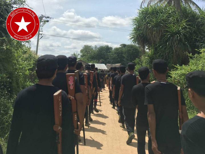 (အရာတော်မြို့နယ် ပြည်သူ့ကာကွယ်ရေးအဖွဲ့(ပကဖ - အရတ)ရဲဘော်များအား တွေ့ရစဥ်။ ဓာတ်ပုံ - အရာတော်(ပကဖ))