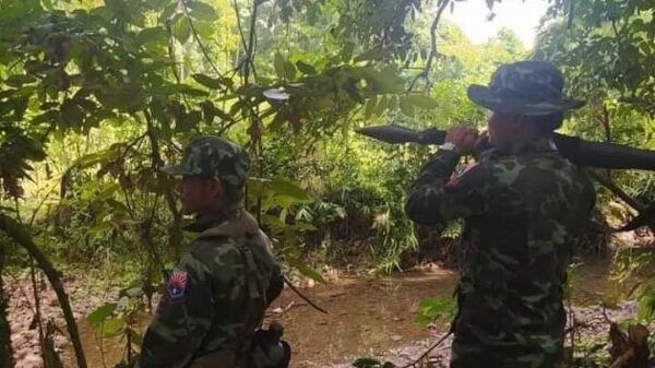 ရှေ့တန်းမှ KNLA တပ်ဖွဲ့ဝင်အချို့။ ဓါတ်ပုံ-KNLA