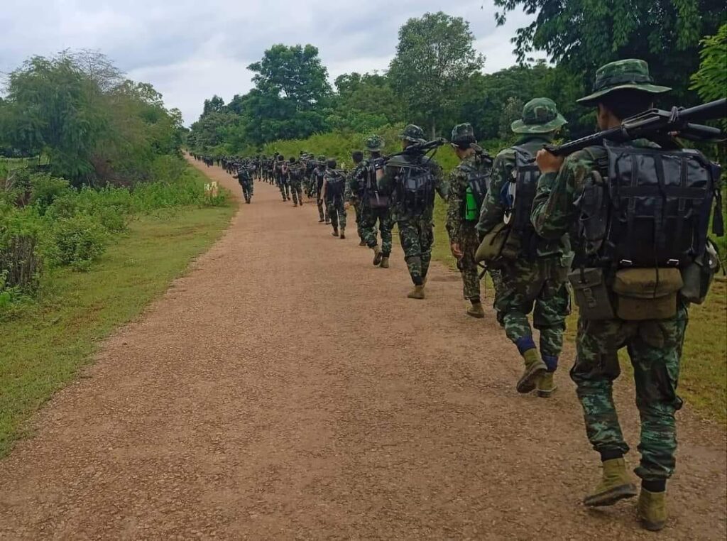 ကရင်နီတပ်မ​တော်( KA) မှတပ်ဖွဲ့ဝင်များ။ဓါတ်ပုံ-KMIC