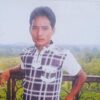 (ကိုဒဲမ်ခိုကျွန်းငယ်စဥ်ကရိုက်ကူးခဲ့​သောဓါတ်ပုံနှင့် ထိန်သိမ်း​ရေးစခန်းတွင်ကွယ်လွန်သွားပြီး​​နောက် မိသားစုထံ ရုပ်အ​လောင်းပြန်​ရောက်လာစဥ်။ ။ဓါတ်ပုံ-CJ)