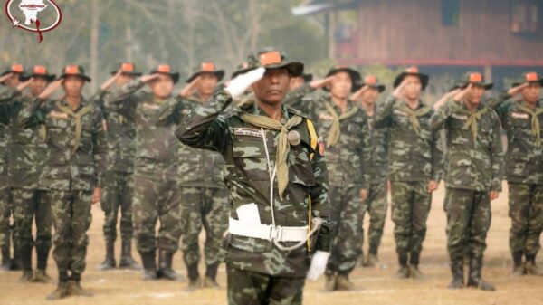 (ဂဠုန်စစ်ကြောင်း မွမ်းမံသင်တန်းဆင်းပွဲ မတ်လ ၄ရက်ကပြုလုပ်နေစဉ်။ ဓာတ်ပုံ - တောင်ပိုင်းစစ်ဒေသ)