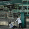 (ကျဆုံးလူငယ်ကိုညီညီအောင်ထက်နိုင်အတွက် ယမန်နေ့က အမှတ်တရပြုလုပ်နေစဥ်။ ဓာတ်ပုံ - YRF)