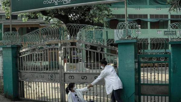 (ကျဆုံးလူငယ်ကိုညီညီအောင်ထက်နိုင်အတွက် ယမန်နေ့က အမှတ်တရပြုလုပ်နေစဥ်။ ဓာတ်ပုံ - YRF)