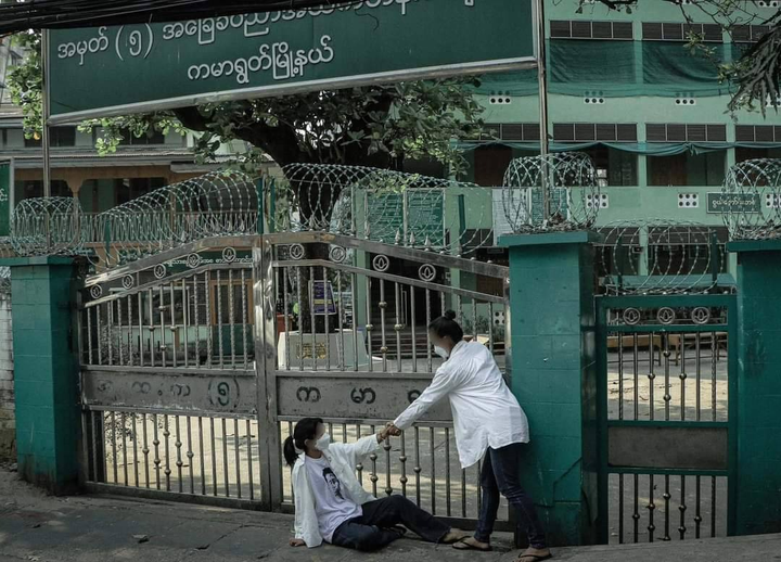 (ကျဆုံးလူငယ်ကိုညီညီအောင်ထက်နိုင်အတွက် ယမန်နေ့က အမှတ်တရပြုလုပ်နေစဥ်။ ဓာတ်ပုံ - YRF)
