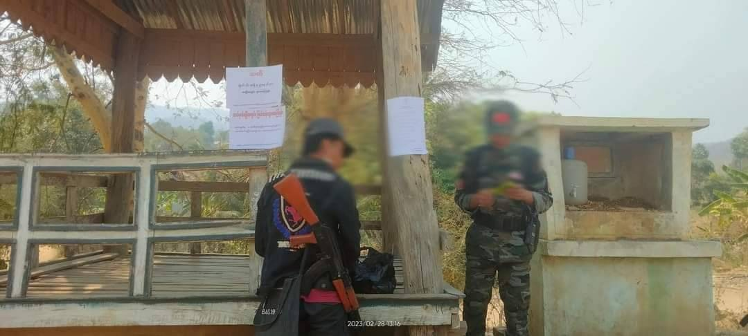 (SPDFမှ ရဲဘော်များက မင်းဘူးခရိုင်အတွင်း နယ်မြေစိုးမိုးရေးလုပ်ငန်းများ ဆောင်ရွက်နေစဥ်။ ဓာတ်ပုံ - Salin SPDF)