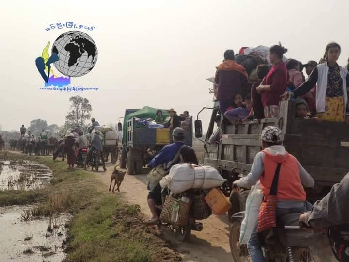 (ထွက်ပြေးတိမ်းရှောင်နေရသော ပြည်သူများအား တွေ့ရစဥ်။ ဓာတ်ပုံ- ခင်ဦးမြို့နယ် သတင်းမှန်ပြန်ကြားရေး)