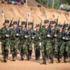 (KNU တပ်သားများ စစ်ရေးလေ့ကျင့်နေသည်ကို တွေ့ရစဉ်။ ဓာတ်ပုံ - KNU)