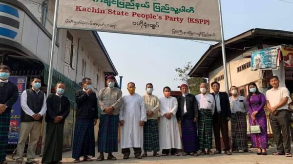 (ကချင် KSPPပါတီဝင်များအား တွေ့ရစဉ်။ ဓာတ်ပုံ - CJ)