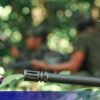 (KNU တပ်သားများ ရှေ့တန်းတစ်နေရာ၌ ပစ်ခတ်နေစဉ်။ ဓာတ်ပုံ - KNU)