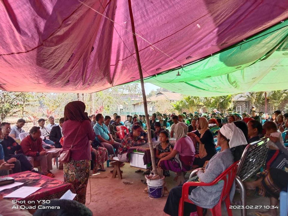 (အင်ဖာထိန်းသိမ်း​ရေးစခန်းတွင် ရုတ်တရက်ကွယ်လွန်ခဲ့​သောကိုဒဲမ်ခိုလွန်း၏ နာရေးကို​တွေ့ရစဥ်။ဓါတ်ပုံ-CJ)