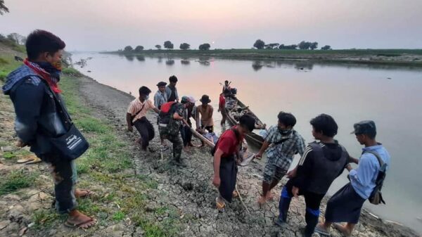 (စစ်​တပ်က ယခုရက်ပိုင်းမှာပင်ပင်​လောင်းမြို့နယ်နှင့် စစ်ကိုင်မြို့နယ်တွင်သံဃာနှင့် ပြည်သူလူအစုလိုက်အပြုံလိုက်သတ်ဖြတ်ခဲ့သည်ဓါတ်ပုံ-CJ၊KNDF)
