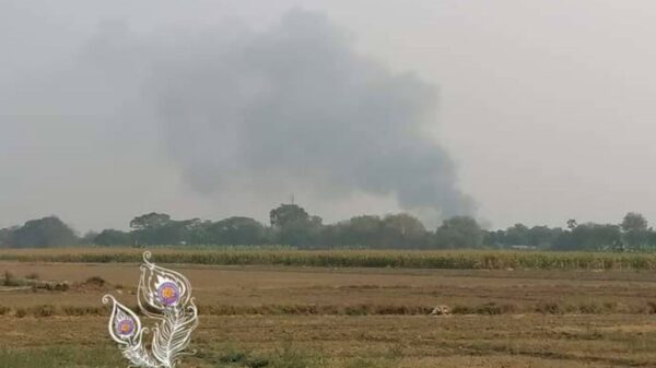 (ထနောင်းတောတောင်ကျေးရွာကို စစ်ကောင်စီတပ်က ဝင်ရောက်မီးရှို့ဖျက်ဆီးနေစဉ်။ ဓာတ်ပုံ - မုံရွာ- အမြင့်လမ်းသတင်းမှန်ပြန်ကြားရေး)