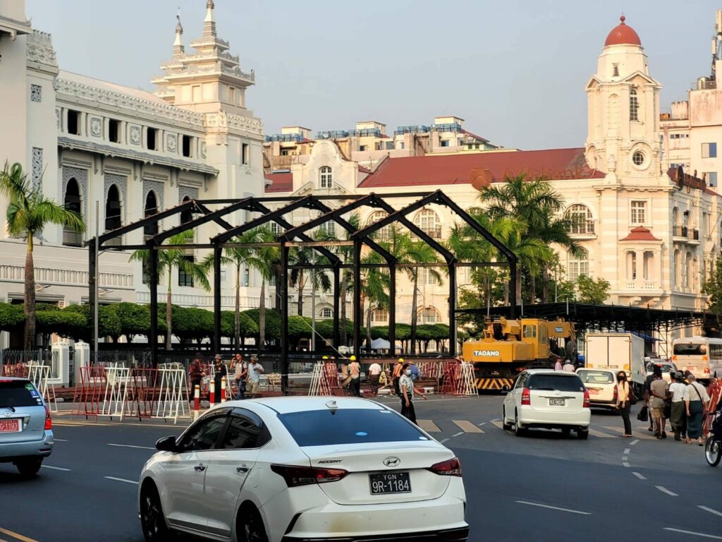 ရန်ကုန်သင်္ကြန်အတွက် ကြိုပြင်ဆင်နေသည့် စစ်ကောင်စီ