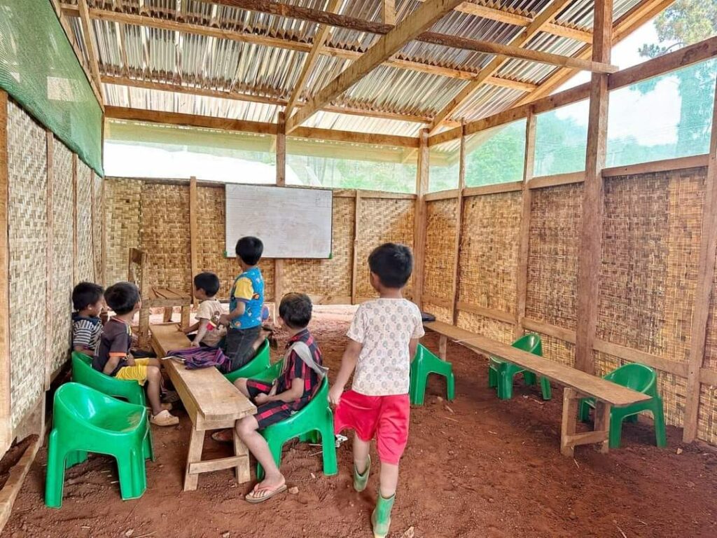 စာဖတ်ပြရင်းရတဲ့အလှူငွေတွေနဲ့ စာသင်ကျောင်းဆောက်လှူတဲ့ ဒေါင်း