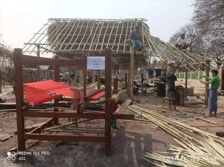 (လှူဒါန်းထားသော လက်ရက်ကန်းစင်များအား တွေ့ရစဉ်။ ဓာတ်ပုံ-S&C)