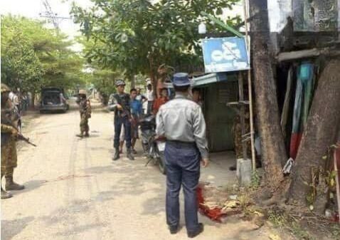 (ပစ်ခတ်မှုဖြစ်ပြီးနောက် စစ်ကောင်စီလက်ပါးစေများ ရောက်ရှိလာစဉ်။ ဓာတ်ပုံ - CJ)
