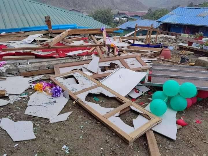 စစ်ကောင်စီတပ်က အလုပ်ရုံကိုဖျက်ဆီးပြီးတွေ့ရစဥ်။ ဓါတ်ပုံ-KHRW