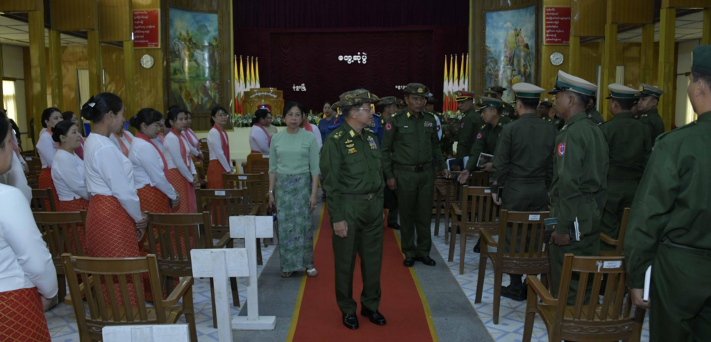(အာဏာသိမ်းခေါင်းဆောင် မင်းအောင်လှိုင် မနခ၌ ရောက်ရှိတွေ့ဆုံနေစဥ်။ ဓာတ်ပုံ - cincds)