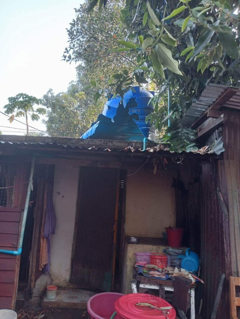 (တိုက်ပွဲဖြစ်ပွားရာဒေသပြ မြေပုံ/ စစ်တပ်ကလက်နက်ကြီး၊လေယာဥ်ဖြင့်ပစ်ခတ်ကော့ကရိတ်မြို့တွင်နေအိမ်အချို့ပျက်စီးမှုအချို့ပျက်စီးနေမှုနှင့် မတ် ၂၅ ရက်မြဝတီကုန်သွယ်ရေးဇုန်ကိုမီးလောင်ပြီးနောက်တွေ့ရမှု။ဓါတ်ပုံ-CJ)