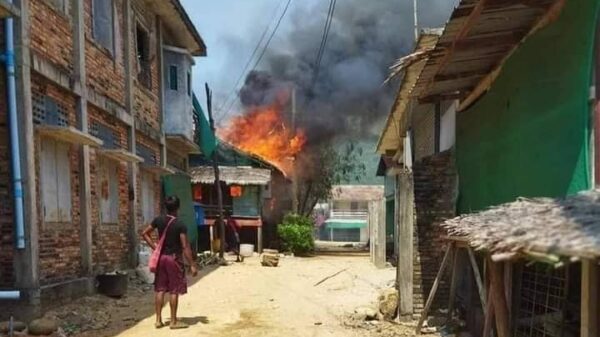 (စစ်အုပ်စုက ​လောင်းလုံမြို့နယ်မှ ​ကျေးရွာနှစ်ရွာကိုမီးရှို့ဖျက်ဆီးခဲ့ပြီး​နောက်​တွေ့ရစဥ်။ဓါတ်ပုံ-CJ)
