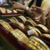 (​ကမ္ဘာ့​ရွှေ​ဈေးသည် ၂၀၂၀ သြဂုတ်လကဖြစ်ခဲ့​သောအမြင့်ဆုံး​ဈေးနှုန်းထက်ပင်​ကျော်၍ စံချိန်တင်မြင့်တက်နိုင်​ကြောင်း​ဈေးကွက်ကျွမ်းကျင်သူများကခန့်မှန်းထားသည်။ ဓါတ်ပုံ-AFP)