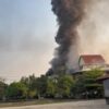 (မြဝတီမြို့ ကုန်သွယ်​ရေးဇုန်အနီးတိုက်ပွဲဖြစ်ပွားပြီး​​နောက်မြင်ကွင်းနှင့် မြဝတီ-​ကော့ကရိတ် လမ်းပိုင်းတစ်​​နေရာမြင်ကွင်း။ဓါတ်ပုံ-CJ)