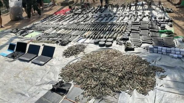 (စစ်​​ကောင်စီတပ်ထံမှ သိမ်းဆည်းရရှိ​သောလက်နက်ခဲယမ်းများ ။ဓါတ်ပုံ-CJ)