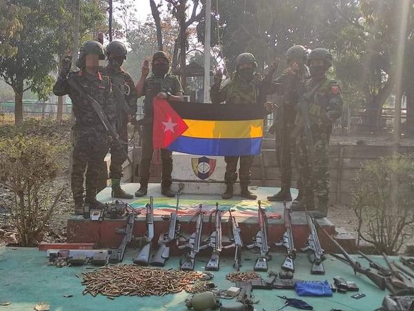 (စစ်​ကောင်စီရဲစခန်းမှသိမ်းဆည်းရရှိ​သော လက်နက်ခဲယမ်းများ။ ဓါတ်ပုံ-အမျိုးသားလွတ်မြောက်ရေးတပ်တော်)