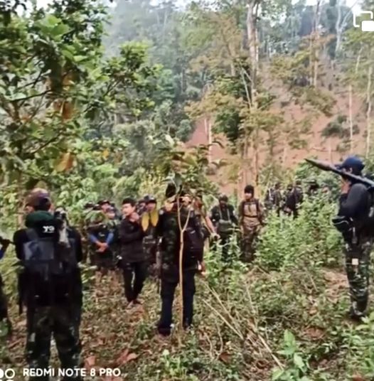 (သံတောင်မြောက်ပိုင်းတပ်ဖွဲ့(အထူးဒေသ)မှ ရဲဘော်များအား တွေ့ရစဉ်)