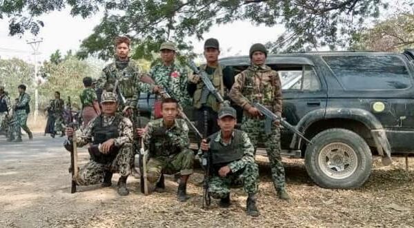 (KLG PDF အဖွဲ့ဝင်များအား တွေ့ရစဥ်။ ဓာတ်ပုံ-KLG)