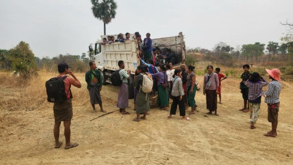 ရွာထဲစစ်တပ်ဝင်လာခြင်း