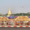 (ပြည်သူ့ရင်ပြင်ရှိ စစ်ကောင်စီ၏သင်္ကြန် ဗဟိုမဏ္ဍပ်တည်ဆောက်နေမှုအား တွေ့ရစဥ်။ ဓာတ်ပုံ - PS)