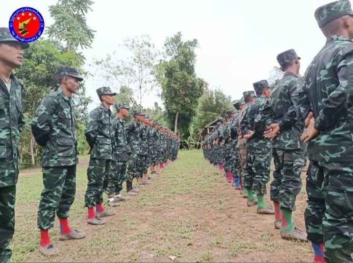 (ပြည်သူ့ကာကွယ်ရေးတပ်မတော်(မြိတ်ခရိုင်)၊တပ်ရင်း ၂ မှတပ်ဖွဲ့ဝင်များ။ဓါတ်ပုံ-PDFမြိတ်ခရိုင်)