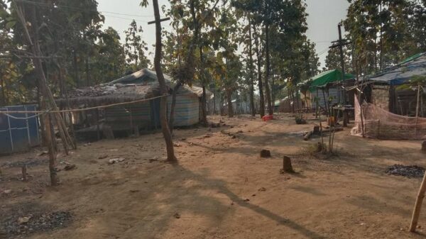 (အိန္ဒိယနိုင်ငံရောက် မြန်မာစစ်ဘေးရှောင်အချို့ယာယီခိုလှုံနေထိုင်ရာတစ်ခု ။ဓါတ်ပုံ-CJ)