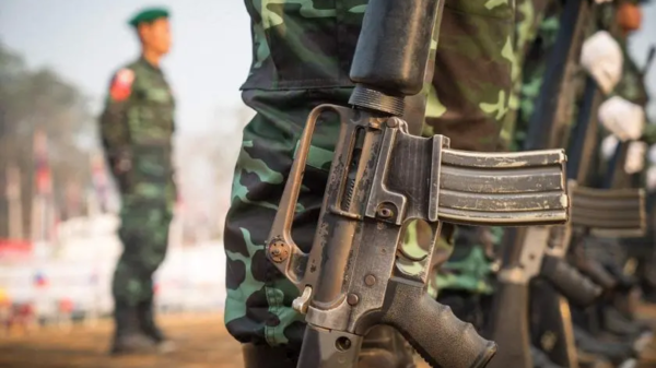 (KNLA တပ်သားများအား တွေ့ရစဥ်။ ဓာတ်ပုံ - CJ)