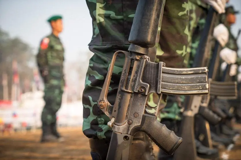 (KNLA တပ်သားများအား တွေ့ရစဥ်။ ဓာတ်ပုံ - CJ)