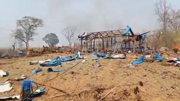 (စစ်တပ်က​လေ​ကြောင်းမှ တိုက်ခိုက်ခံရပြီး​​နောက် အပျက်အစီးများကို​တွေ့ရစဥ်။ဓါတ်ပုံ-CJ)