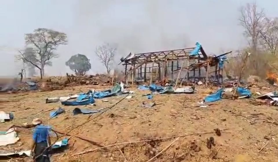 (စစ်တပ်က​လေ​ကြောင်းမှ တိုက်ခိုက်ခံရပြီး​​နောက် အပျက်အစီးများကို​တွေ့ရစဥ်။ဓါတ်ပုံ-CJ)