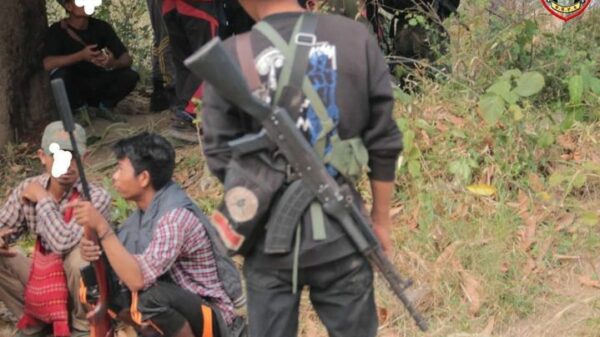 (တော်လှန်ရေးပြည်သူ့တပ်မတော် - (DRPA)မှ ရဲဘော်များအား တွေ့ရစဉ်။ ဓာတ်ပုံ - DRPA)