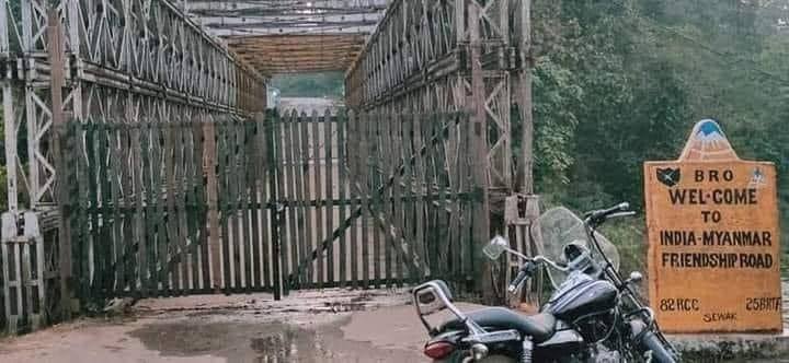 (မီဇိုရမ်ပြည်နယ်သား သုံးဦးသတ်ဖြတ်ခံရပြီးနောက် ချင်းပြည်နယ် မတူပီမြို့နယ်နှင့် ထိစပ်လျက်ရှိသောနေရာများတွင် အိန္ဒိယဘက်ခြမ်းမှ ခြံစည်းရိုးကာပြီး သောခတ်ထားစဥ်။ ဓာတ်ပုံ - CJ)