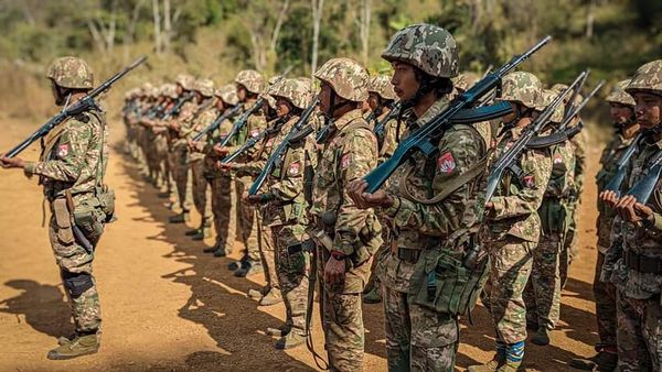 (NUG လက်အောက်ရှိ ပြည်သူ့ကာကွယ်ရေးတပ်မတော်(မန္တလေး)မှတပ်ဖွဲ့ဝင်များ ။ ဓါတ်ပုံ-MPDF)